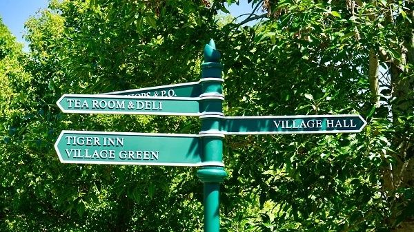 The Importance of Wayfinding Signs in Indianapolis for Large Facilities and Multi-Tenant Buildings
